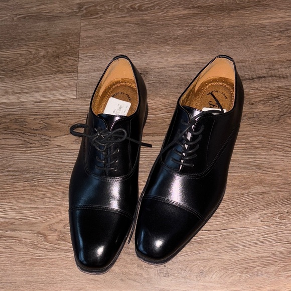 Florsheim Other - Florsheim Black Leather Men's Oxfords